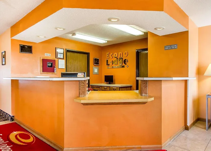 Econo Lodge Inn & Suites Pekin - Peoria Area